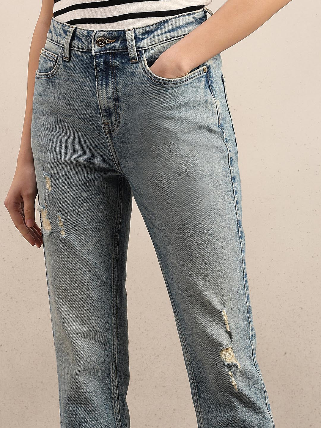 Light Blue Distressed Straight Fit Jeans - Image 6