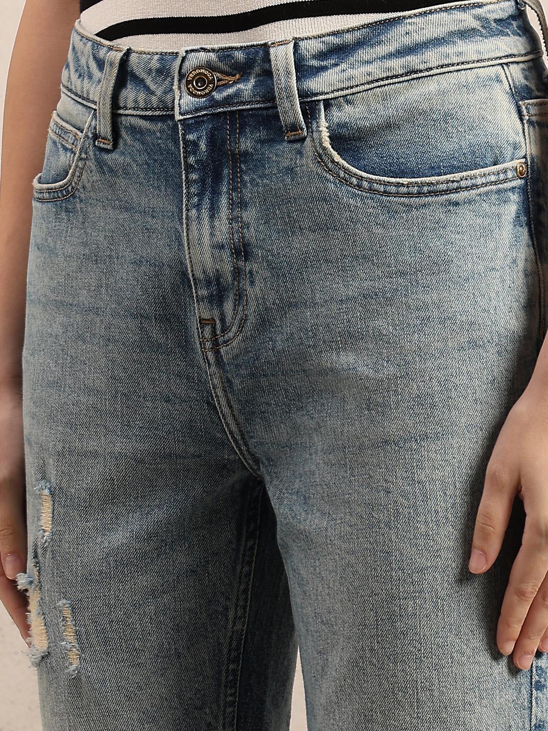 Light Blue Distressed Straight Fit Jeans - Image 8