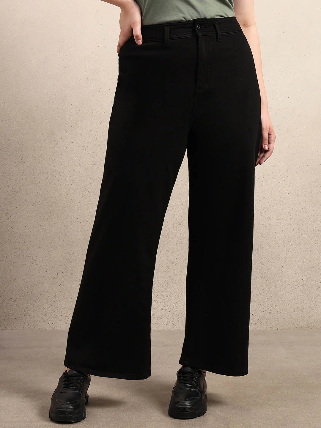 Curve High-Rise Black Flared Jeans - Image 2