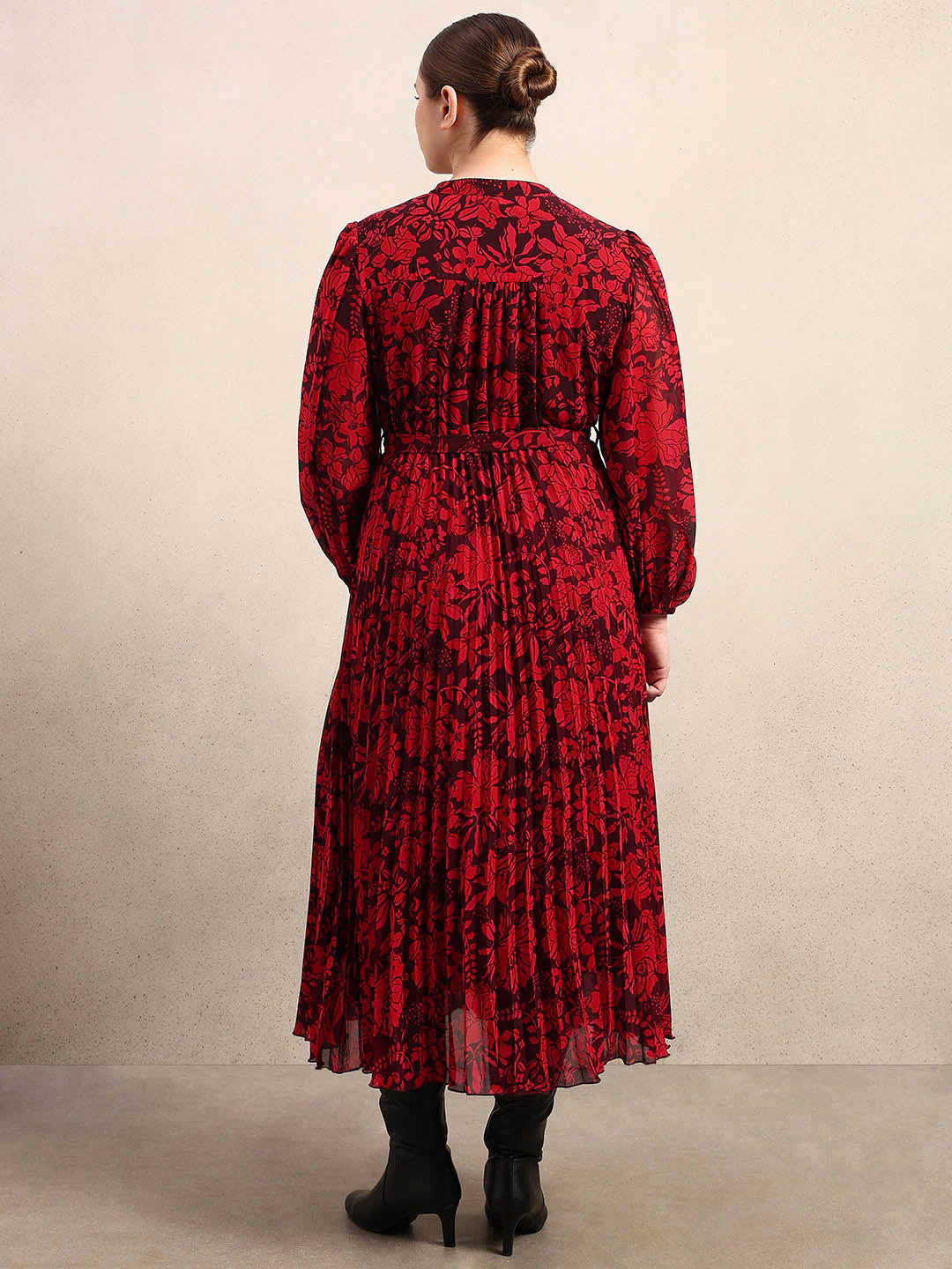 Curve Red Floral Pleated Midi Dress - Image 4