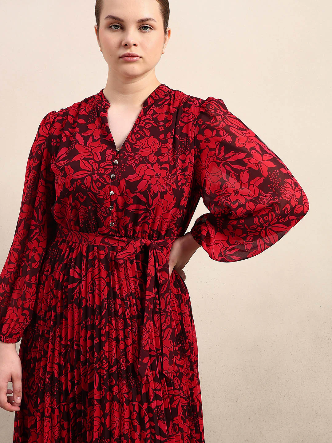 Curve Red Floral Pleated Midi Dress - Image 5