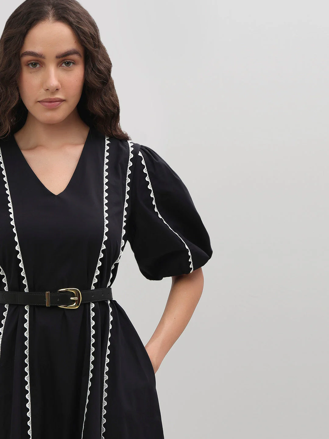 V-Neck Contrast Stitch Midi Dress - Image 5