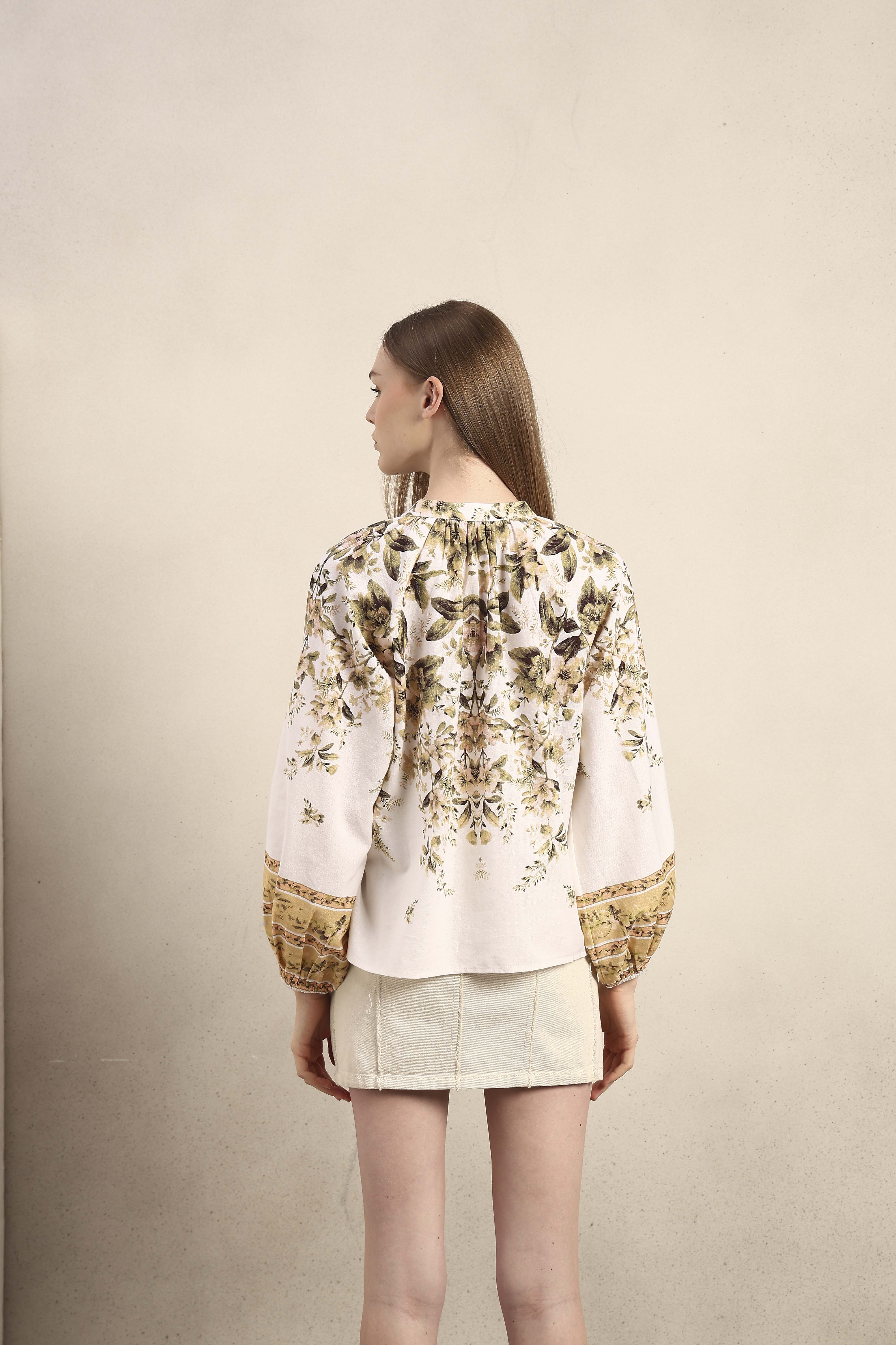 Delicate Floral Print Top - Image 10