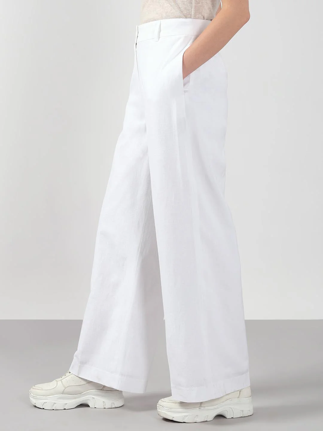 White Mid Rise Straight Fit Pants - Image 4