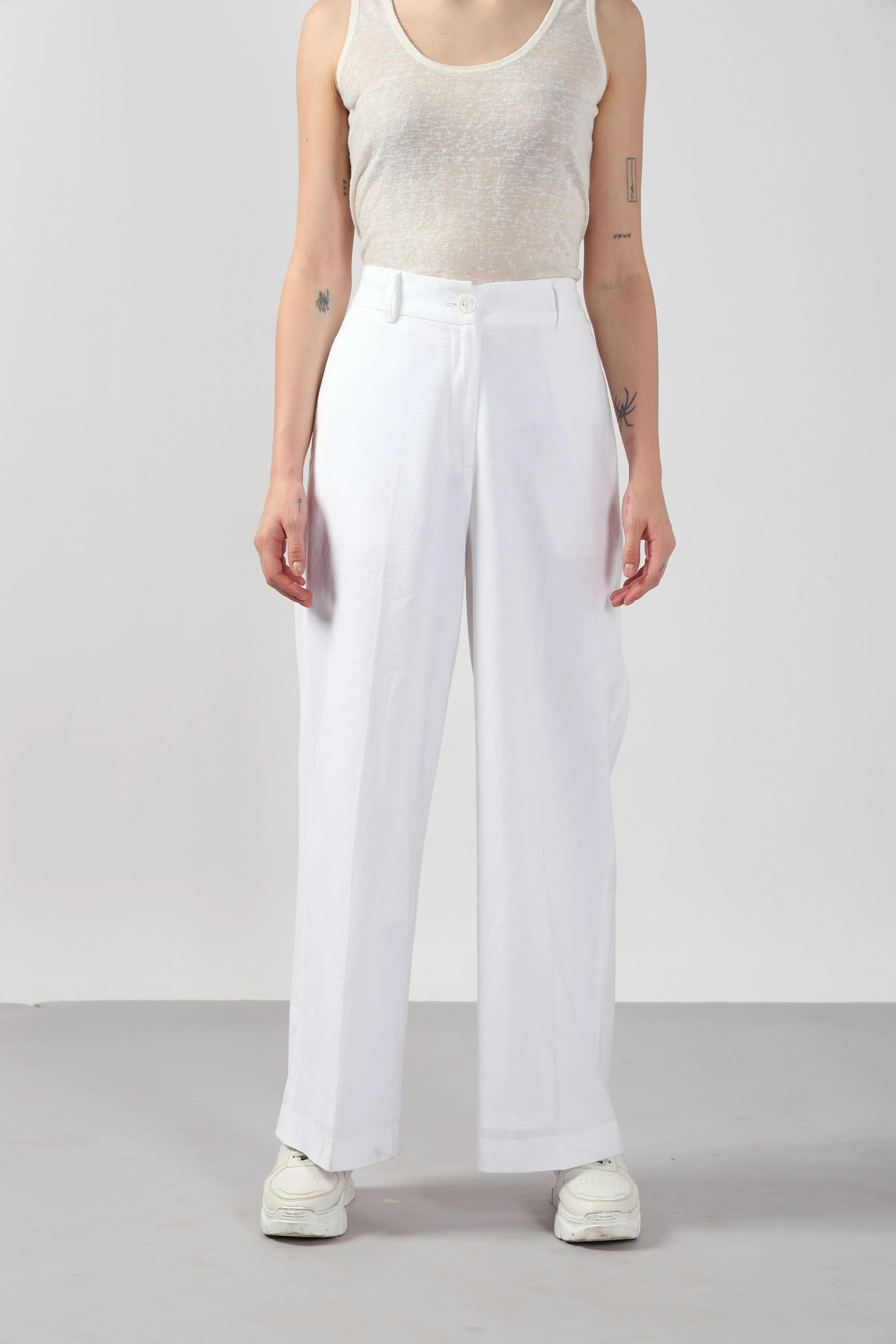 White Mid Rise Straight Fit Pants - Image 9