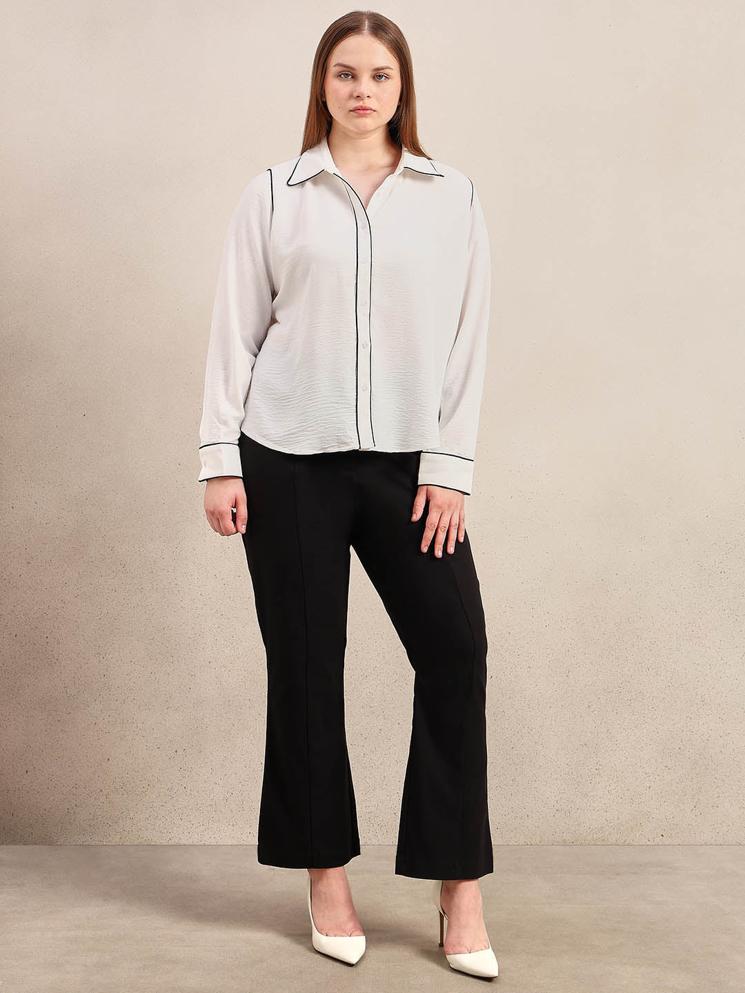 Curve Contrast Piping Shirt - Off-White - Image 5