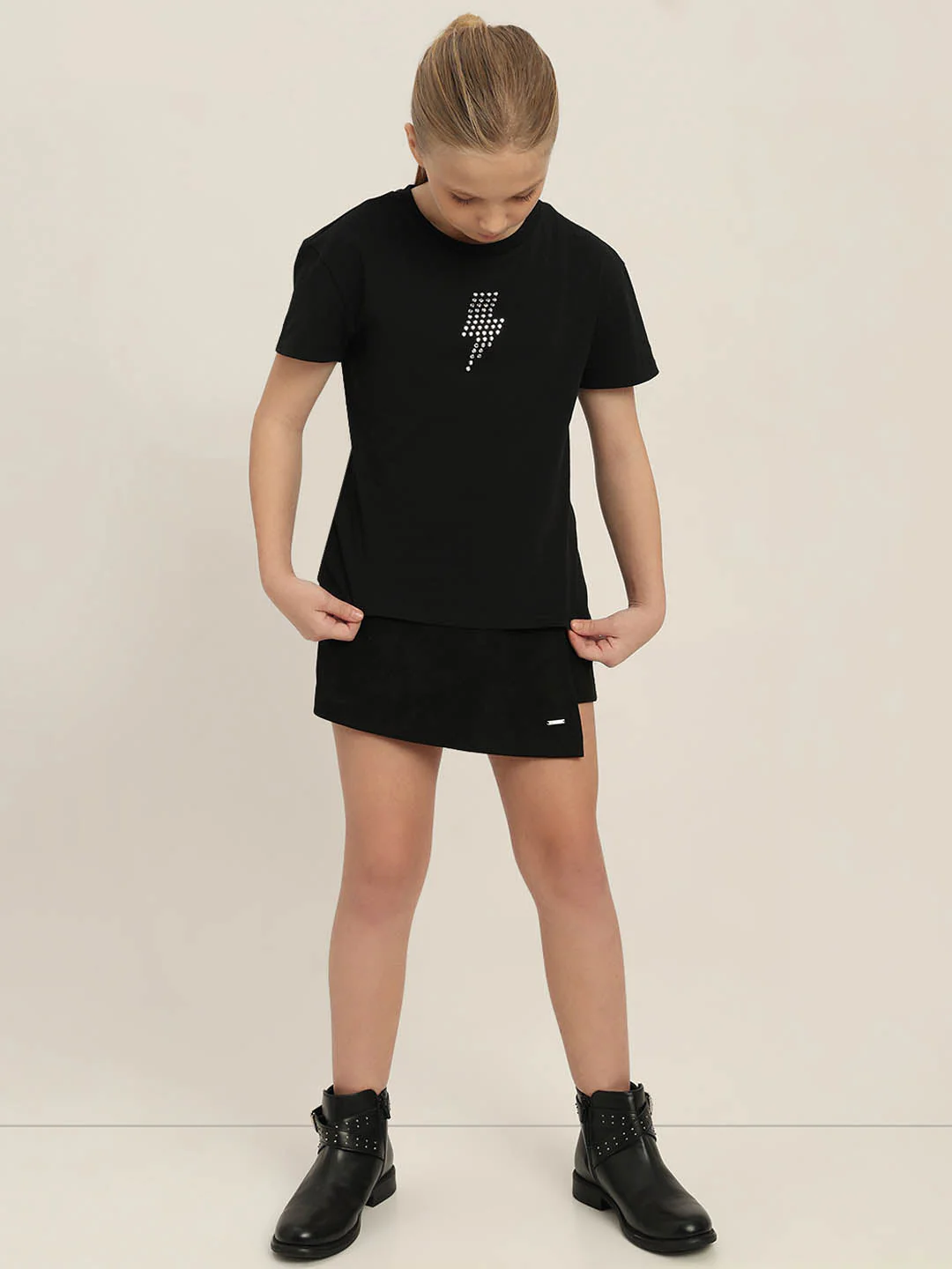 GIRLS Black Embellished T-shirt - Image 5