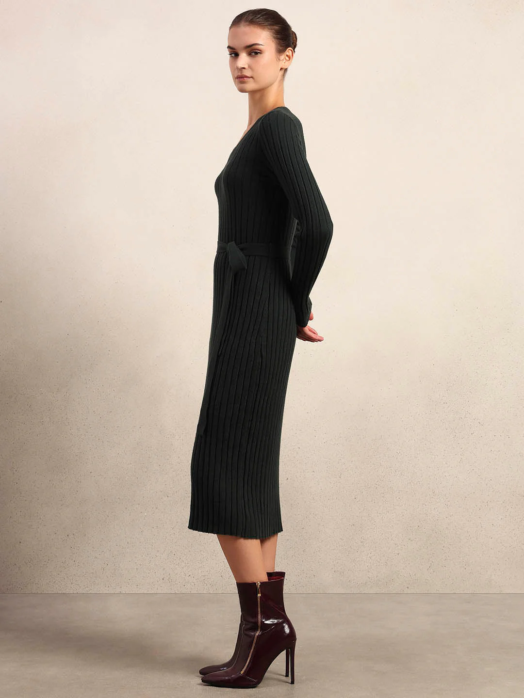 Ribbed V-Neck Knitted Midi Dress - Image 3
