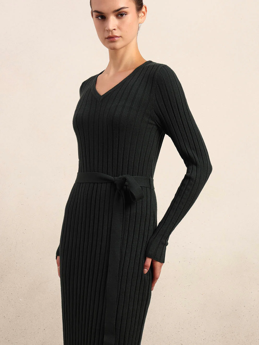 Ribbed V-Neck Knitted Midi Dress - Image 5