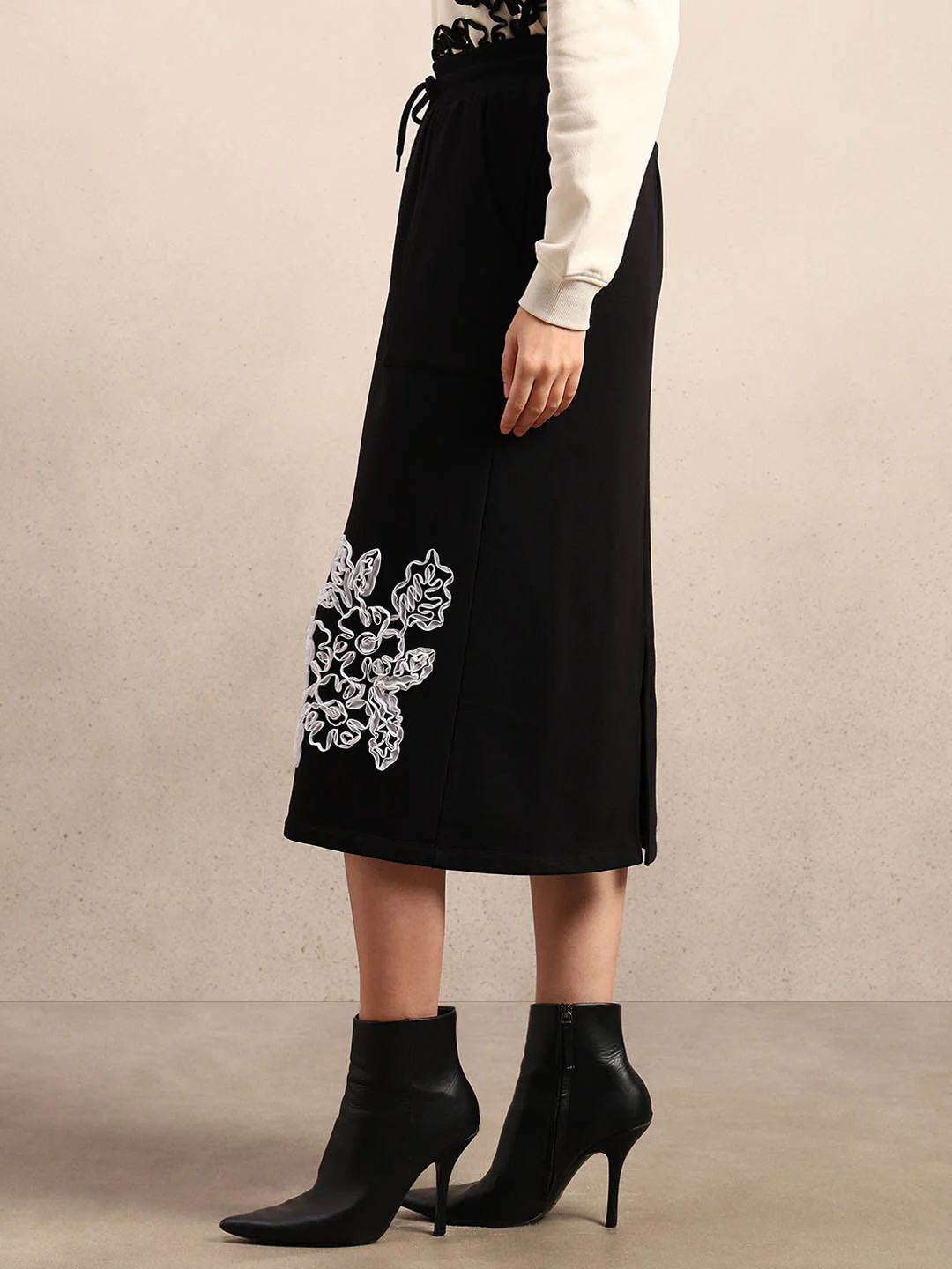 Floral Embroidered Sweatskirt - Image 3