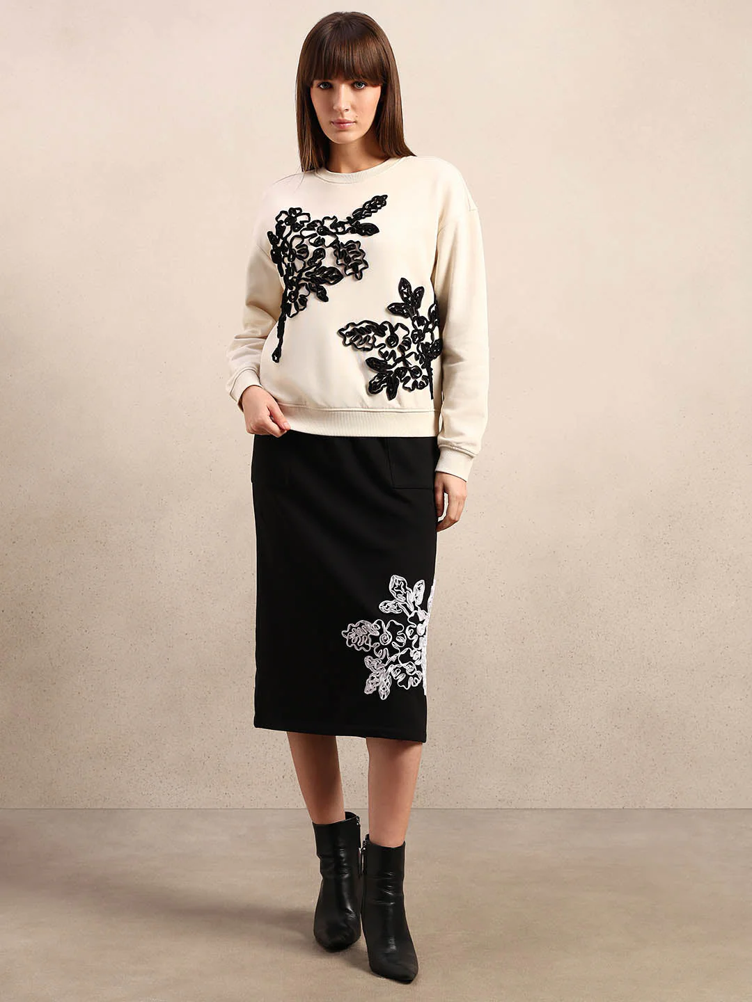 Floral Applique Sweatshirt - Image 5