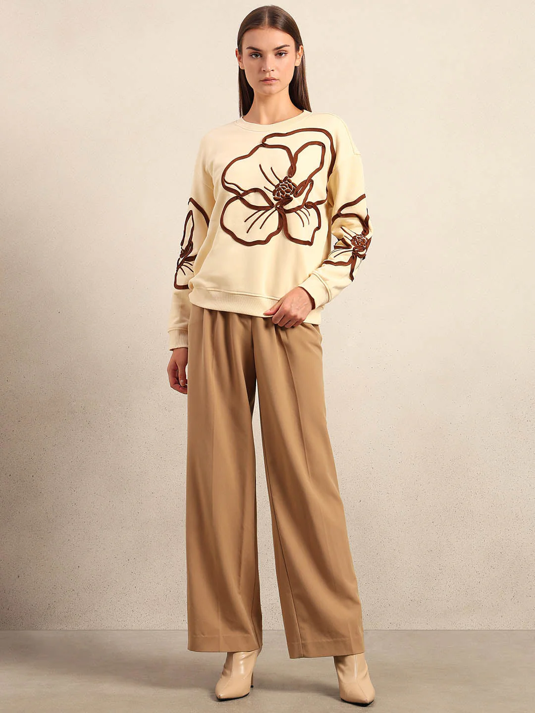 Floral Applique Sweatshirt - Image 5