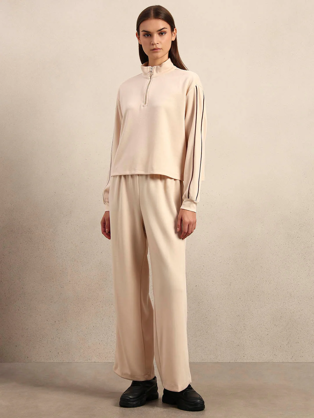 Quarter-Zip Mock Neck Sweatshirt - Image 5