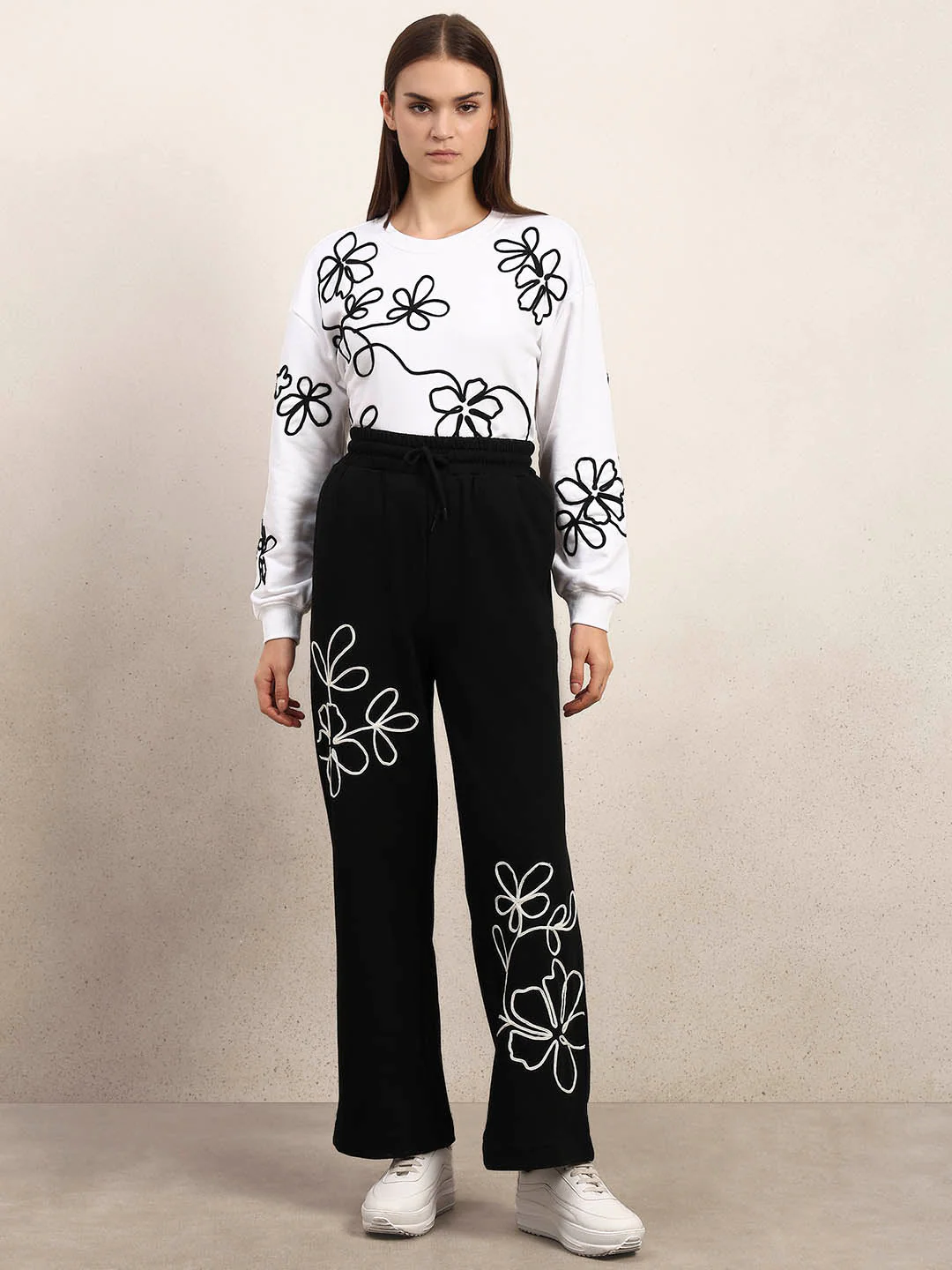Floral Embroidered Sweatpants - Image 5