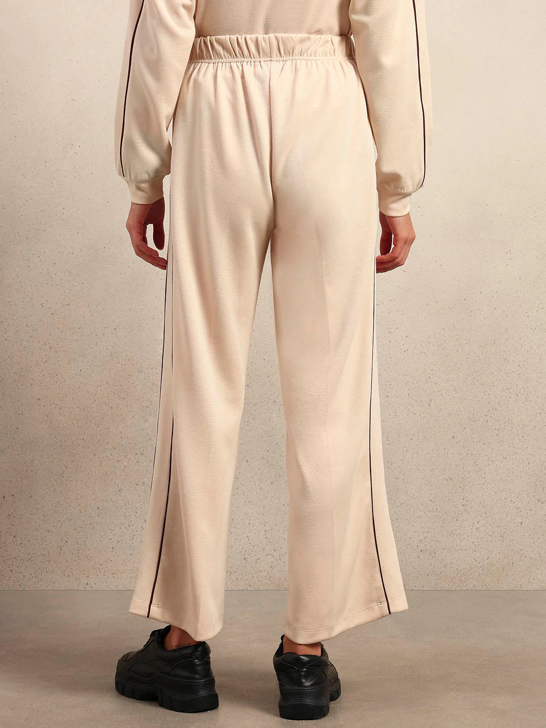 Relaxed Fit Wide Leg Sweatpants - Image 4