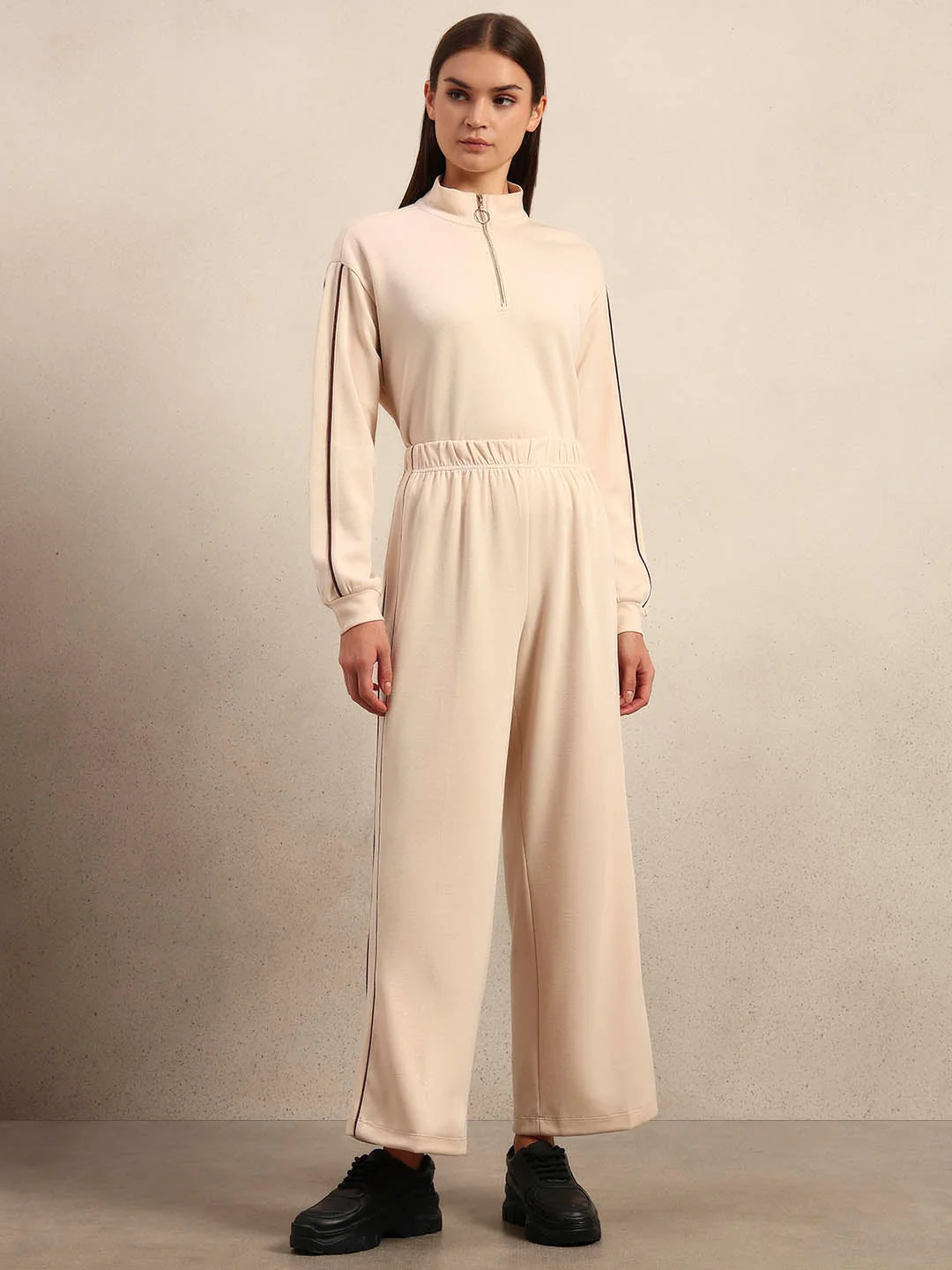 Relaxed Fit Wide Leg Sweatpants - Image 5