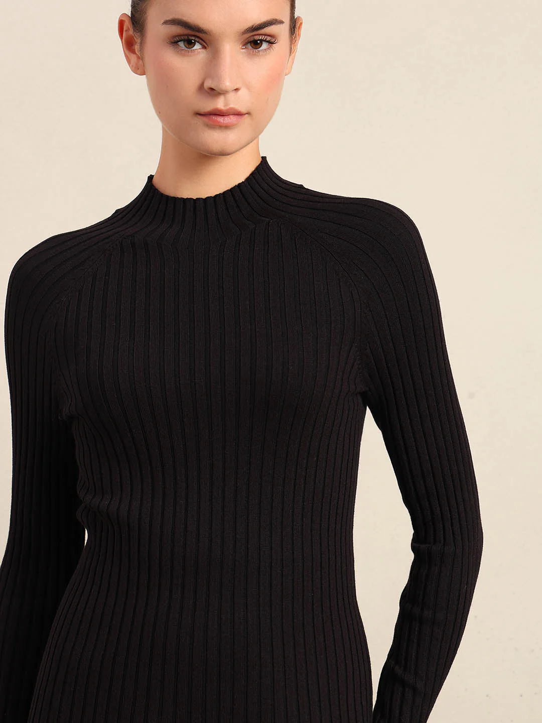 Black Ribbed Knit Fitted Top - Image 6