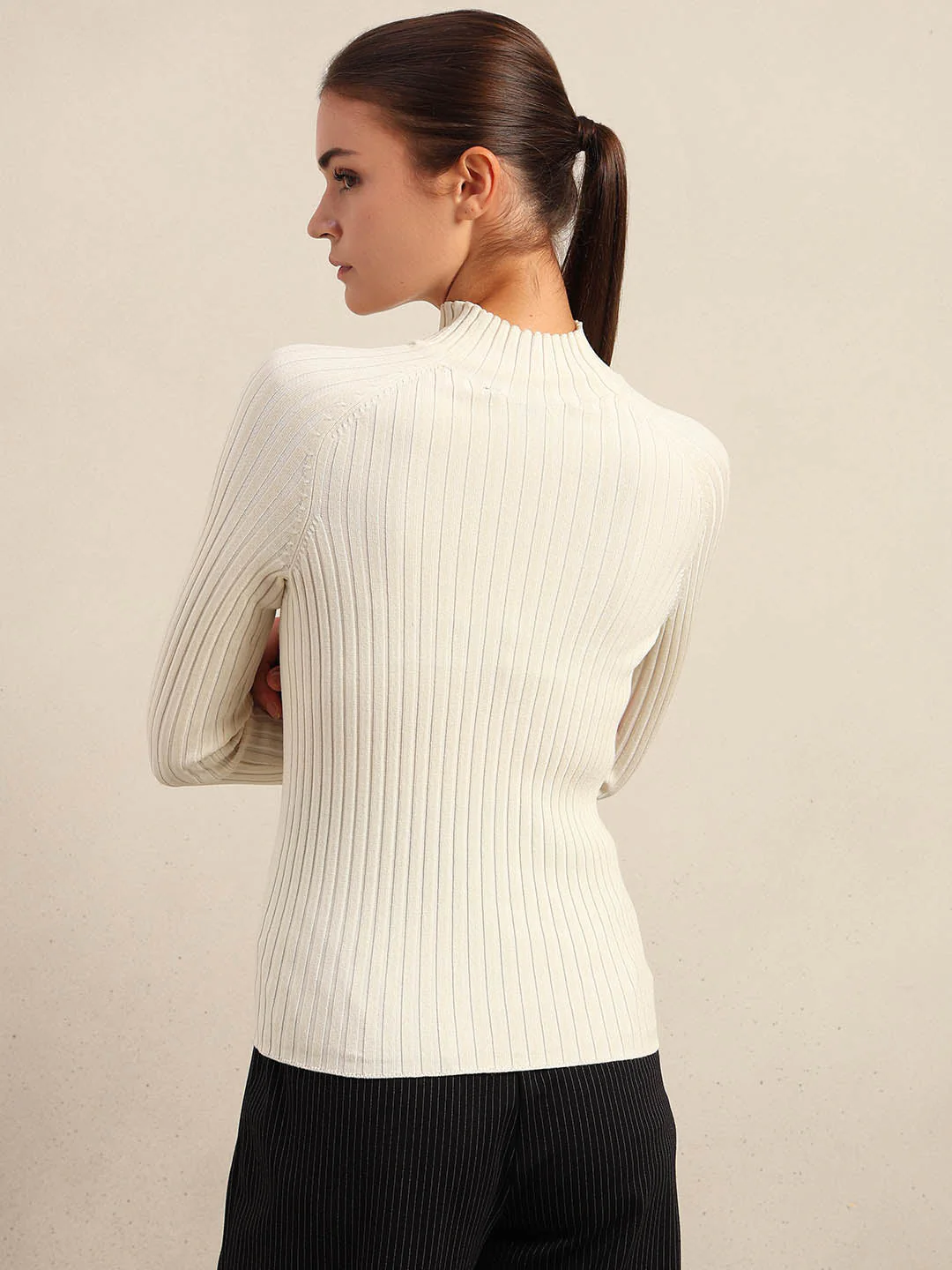 White Ribbed Knit Fitted Top - Image 4