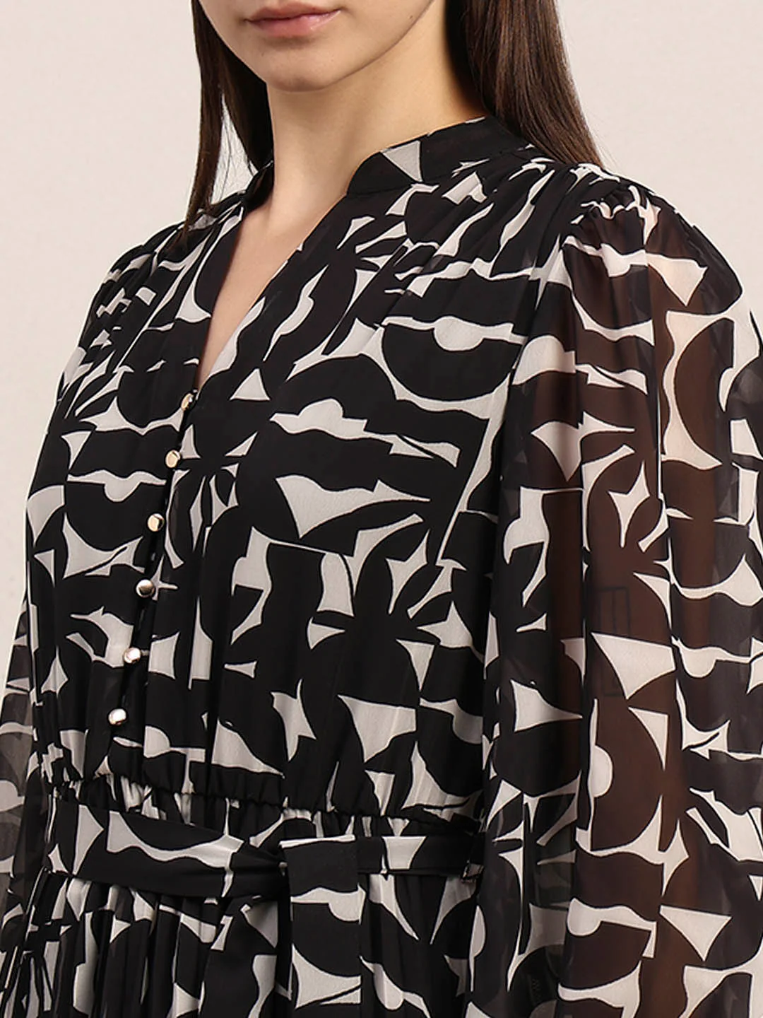 Black & White Floral Printed Midi Dress - Image 6