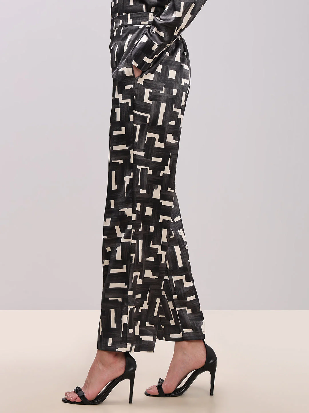 Geometric Print Straight Fit Pants - Image 3