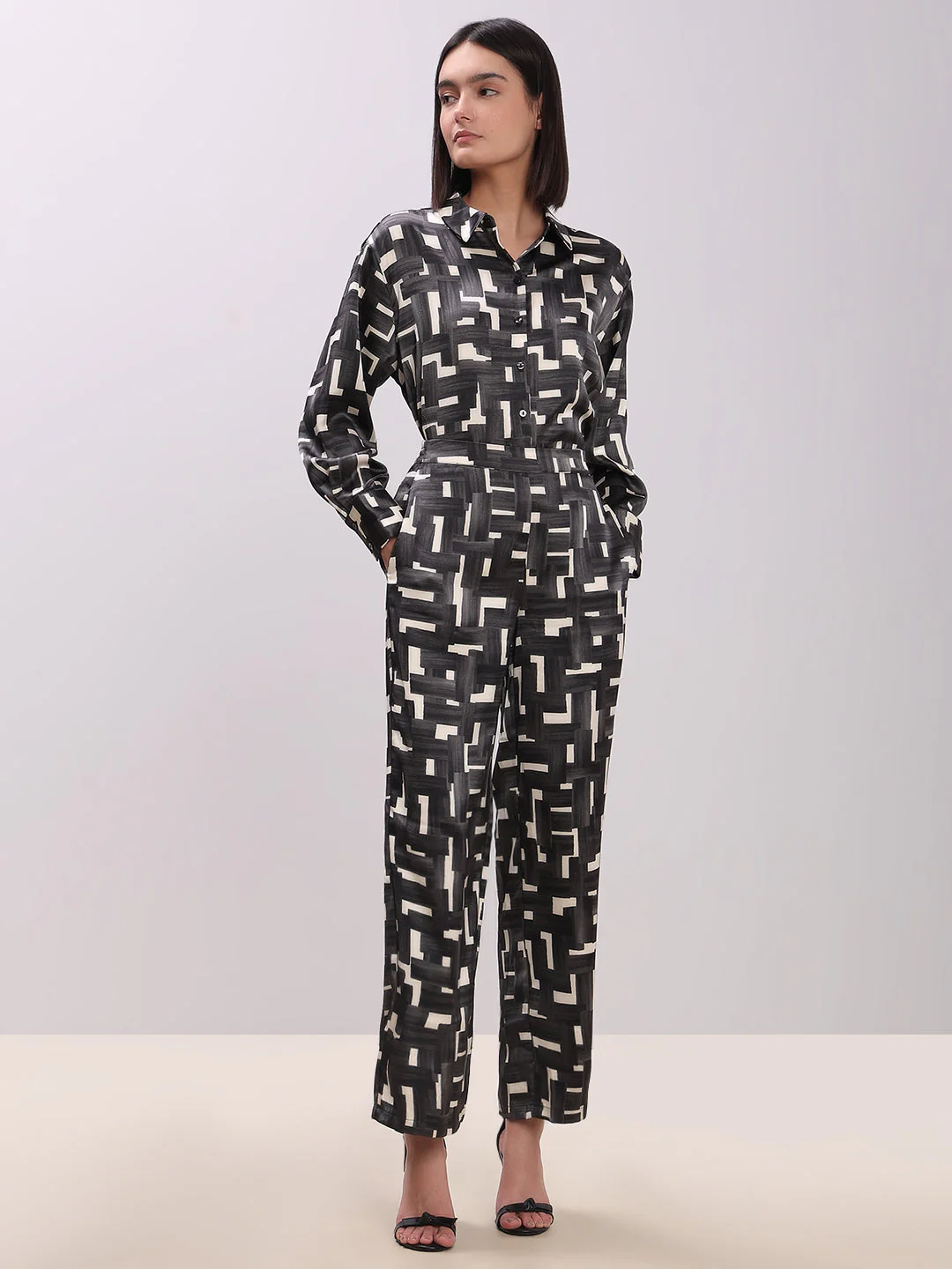 Geometric Print Straight Fit Pants - Image 5