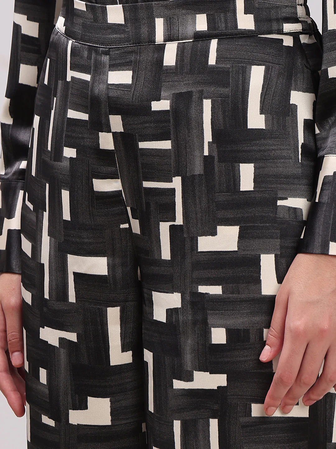 Geometric Print Straight Fit Pants - Image 8