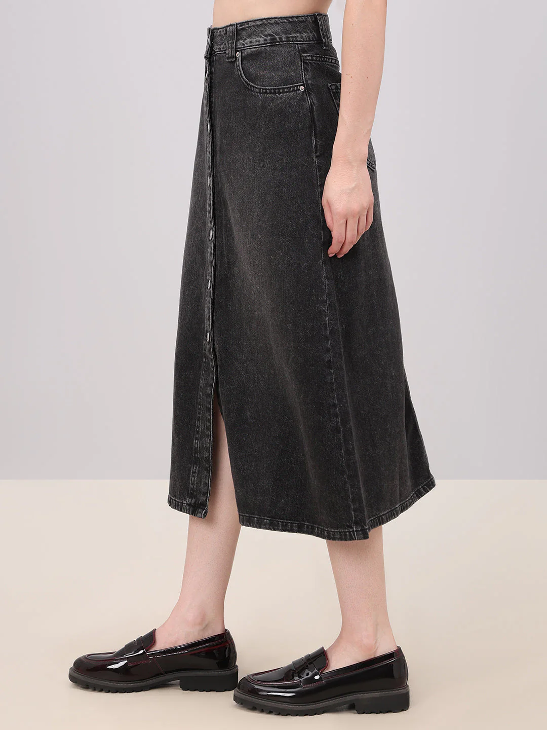 Black Button-Front Denim Skirt - Image 3