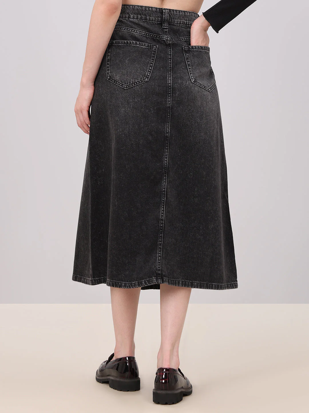 Black Button-Front Denim Skirt - Image 4
