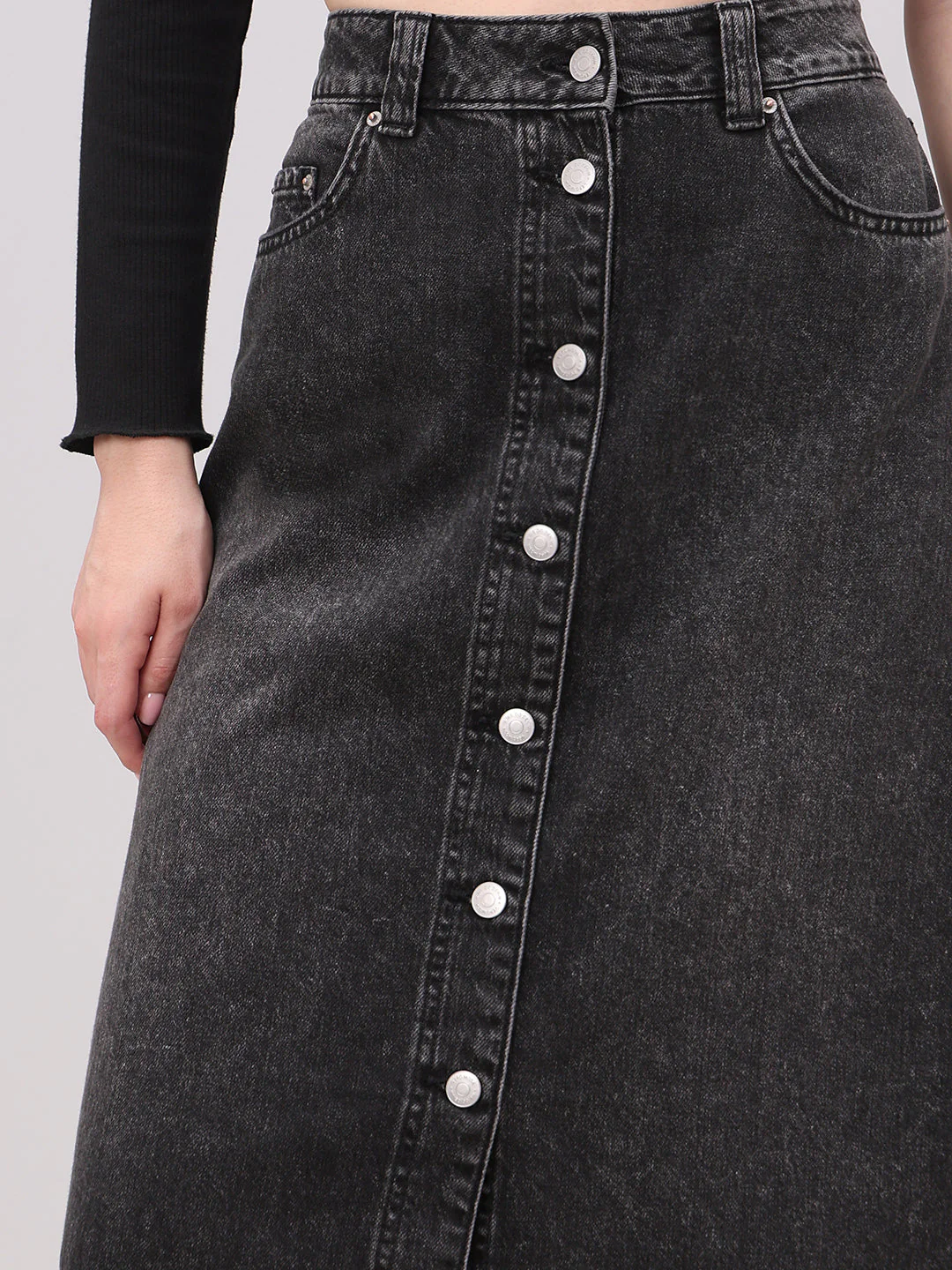 Black Button-Front Denim Skirt - Image 6