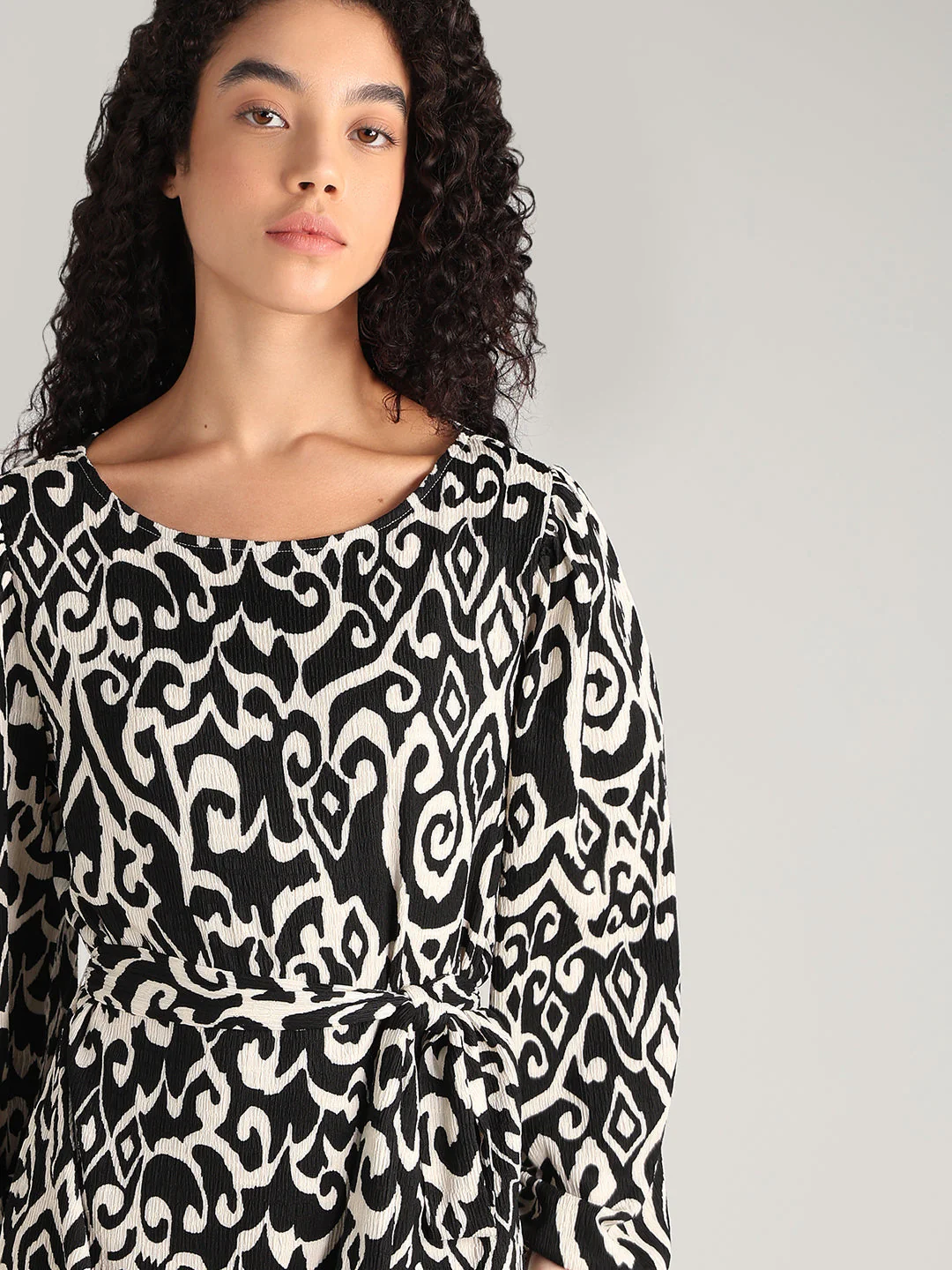 Black & White Printed Long-Sleeve Dress - Image 6