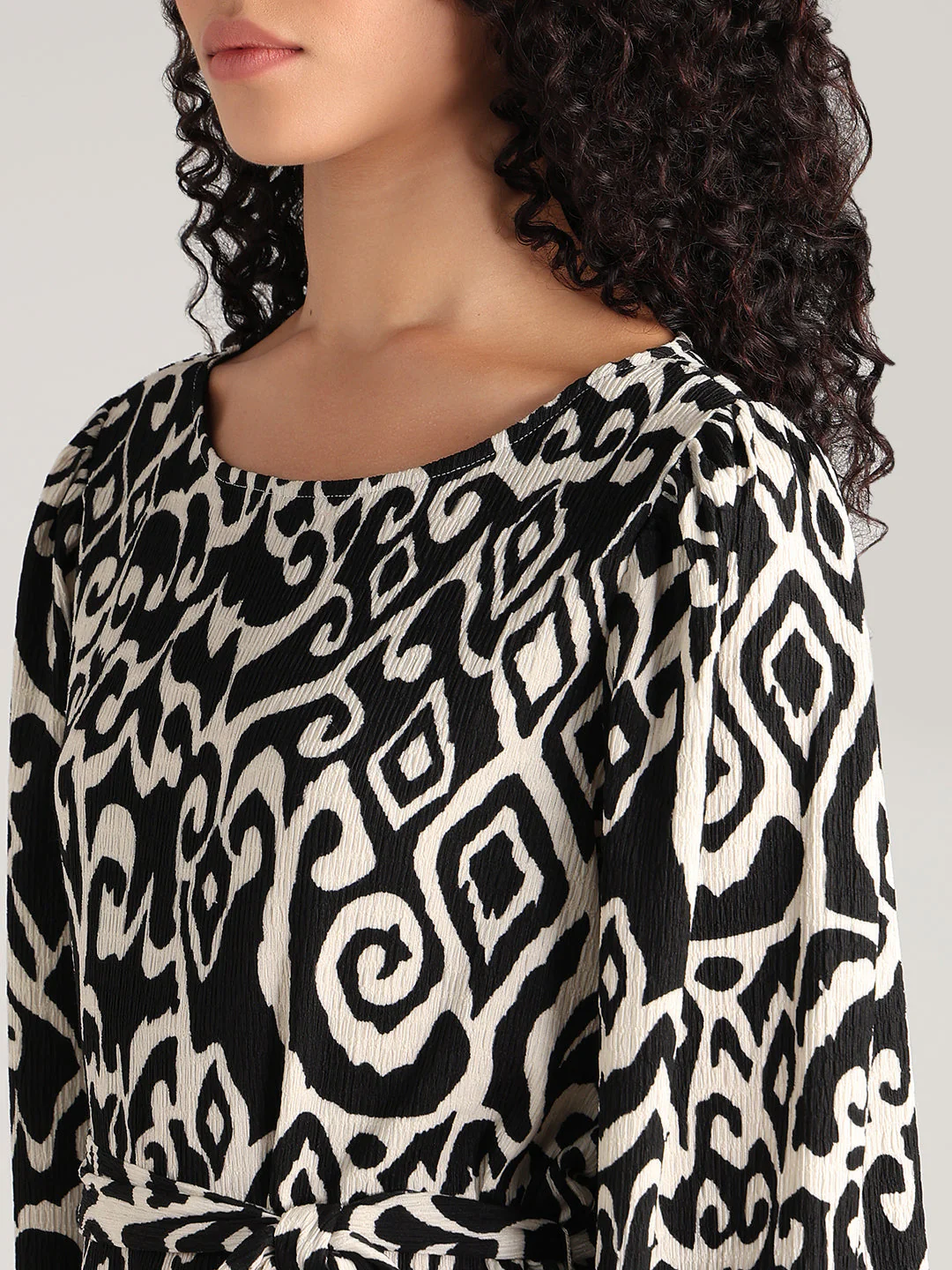 Black & White Printed Long-Sleeve Dress - Image 8