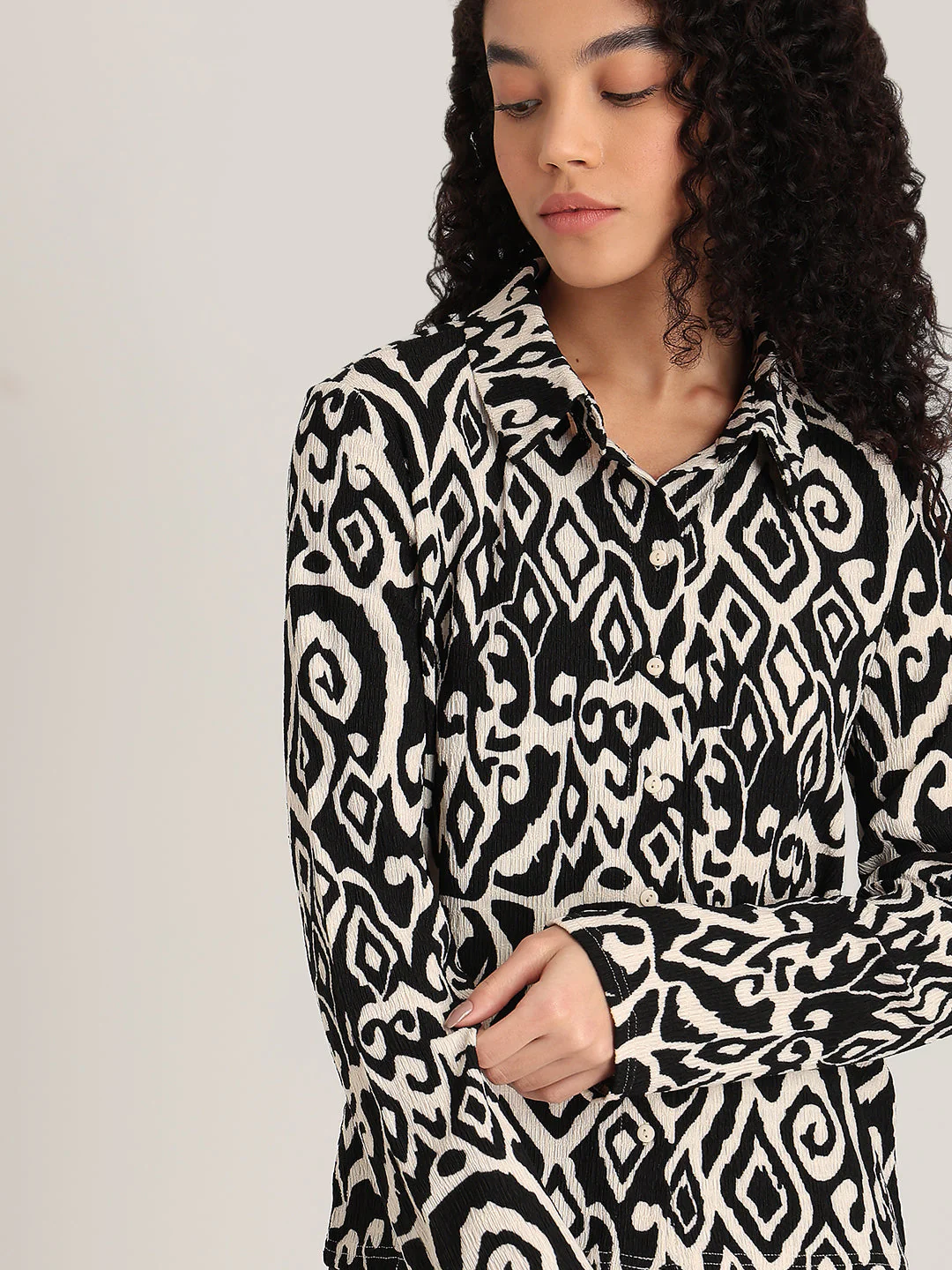 Abstract Print Full Sleeves Shirt - Image 6