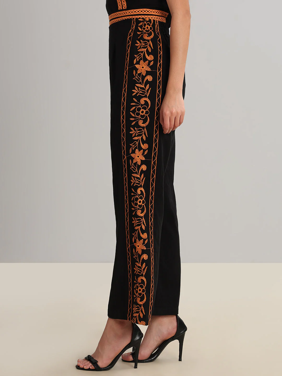 Black Contrast Embroidered Pants - Image 3