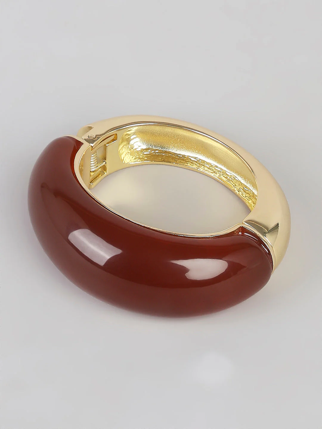 Golden-Resin Chunky Bracelet - Image 2